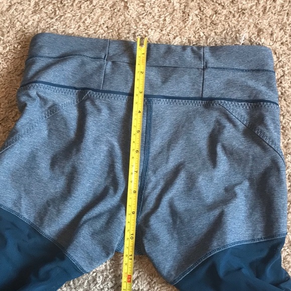 Lululemon training tough crop legging - Picture 8 of 10